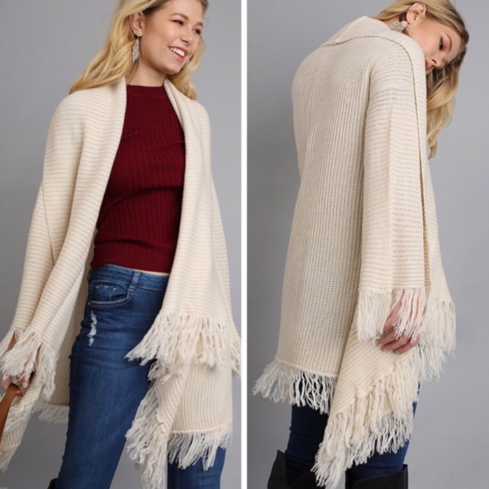 🔴 Umgee Tassle Cream Sweater